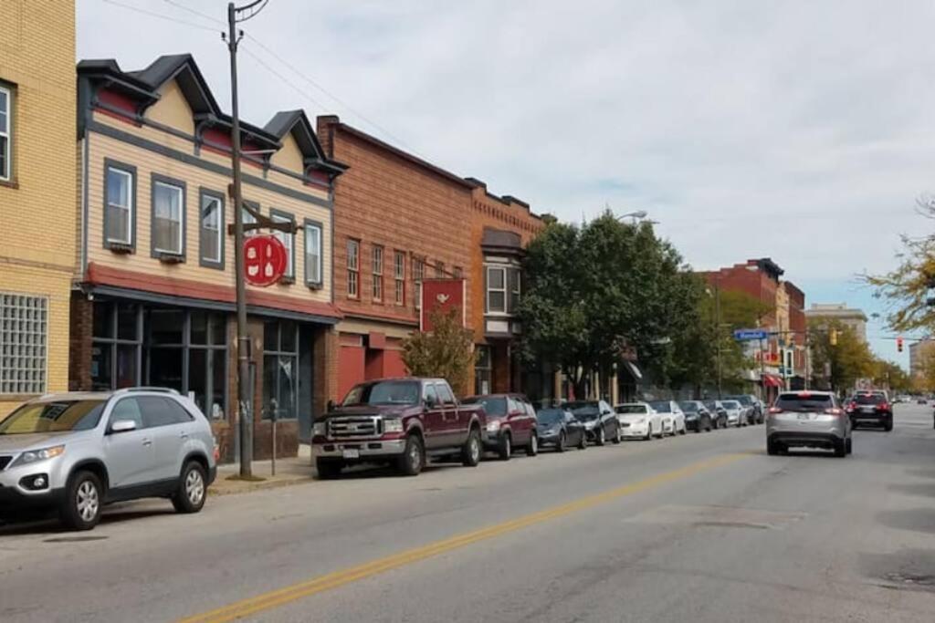 Super Close To Hot Spots In Ohio City, *